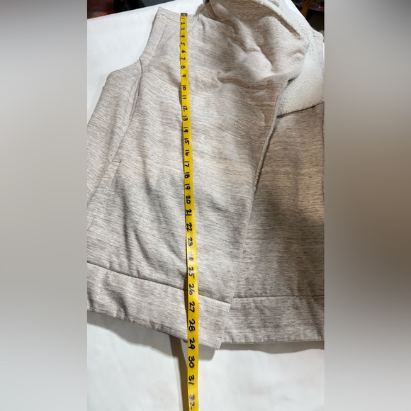 ATHLETA Cream and Gray APRES SKI Sherpa Collar vest size L - Picture 14 of 14